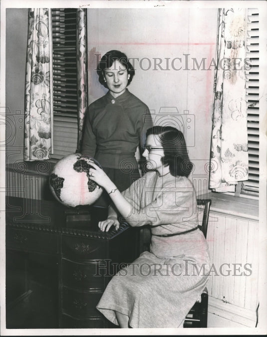 1953 Press Photo Howard College - Ruby Wyche and Martha Norton - abna19957 - Historic Images
