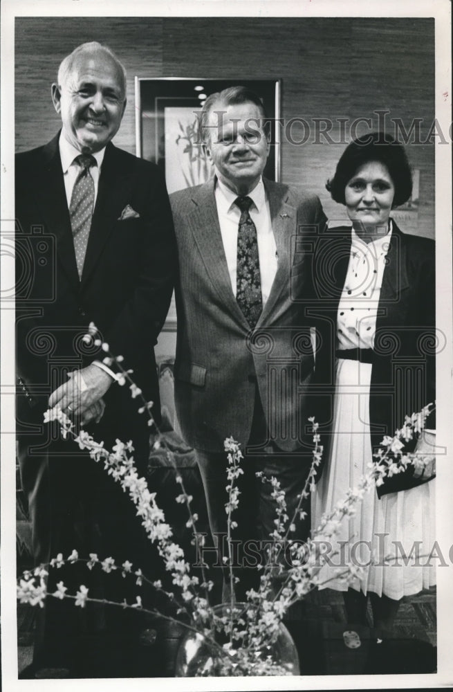 1988 Sara Wuska and members of the Vestavia Historical Society - Historic Images