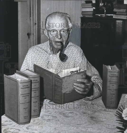 1962 Press Photo Massey Wilson reads historic records in Oak Hill - abna19995 - Historic Images
