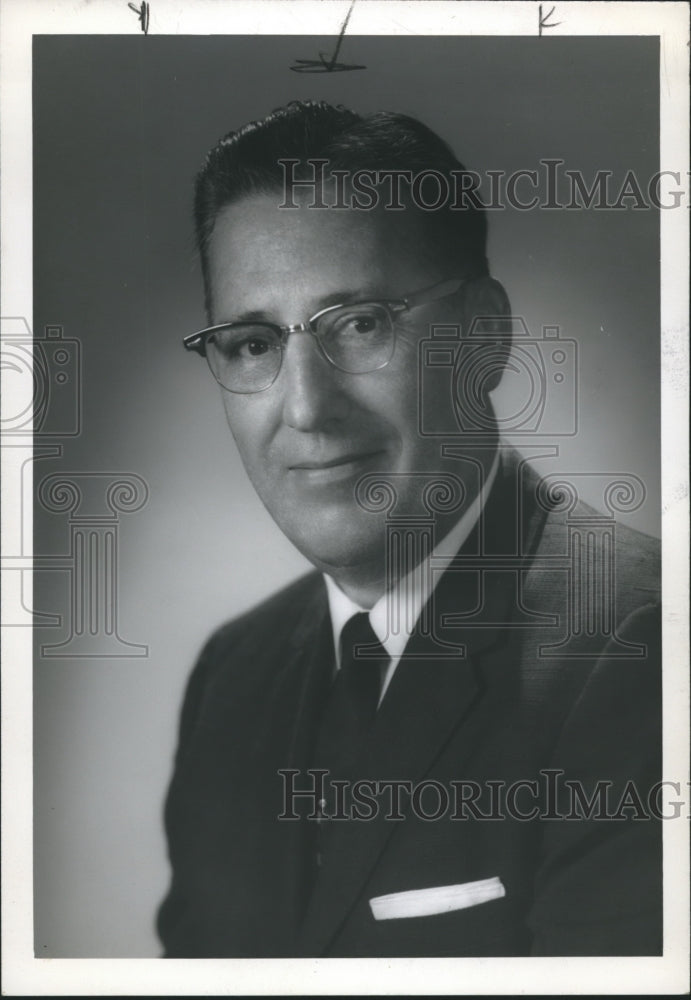 1963 Press Photo W. W. Walker, general manager of Walker Drug Co., Birmingham - Historic Images