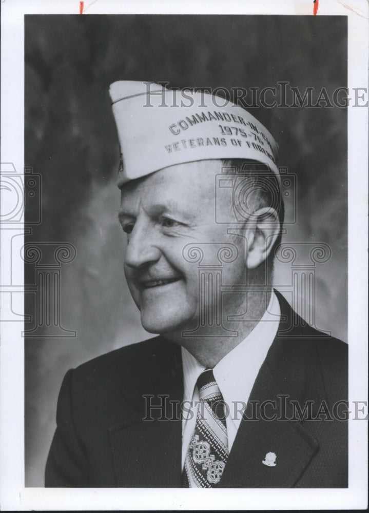 1975 Press Photo VFW Commander-in-Chief Thomas &quot;Pete&quot; Walker - abna20029 - Historic Images