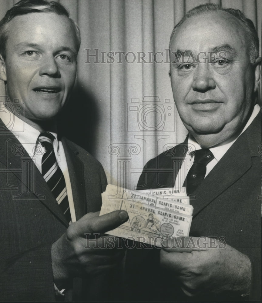 1970 Jimmy Anderson, Buel Warren, Quarterback Club members, Alabama - Historic Images