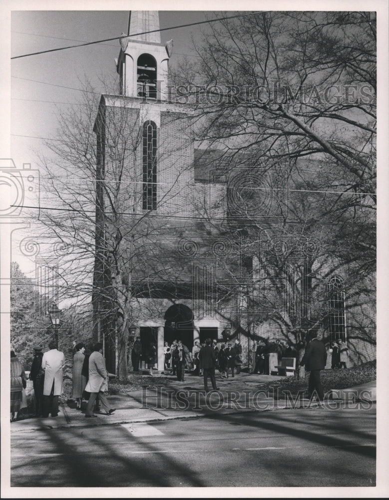 1989 Press Photo Crowds Gather at Church for Vance Memorial - abna20160 - Historic Images