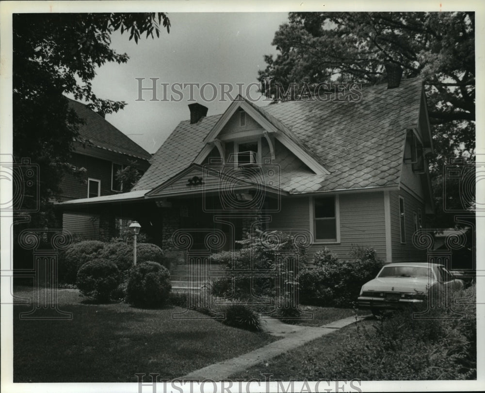 1980, Cottage Home of Gardener G.E. Luffman, Birmingham, Alabama - Historic Images