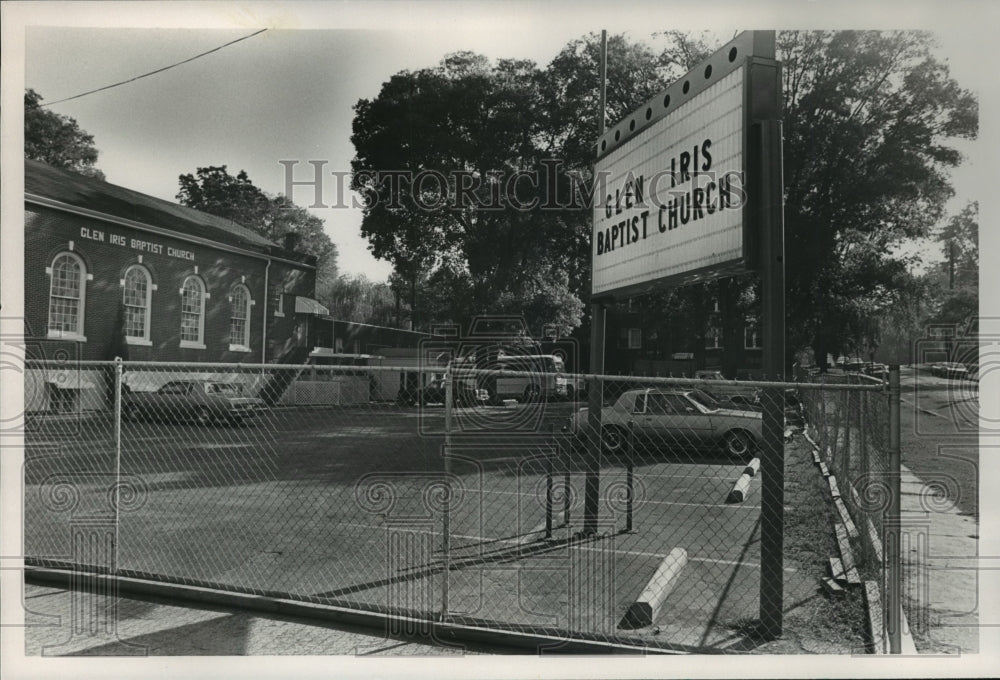 1987 Parking lot of Glen Iris Baptist Church in Birmingham - Historic Images