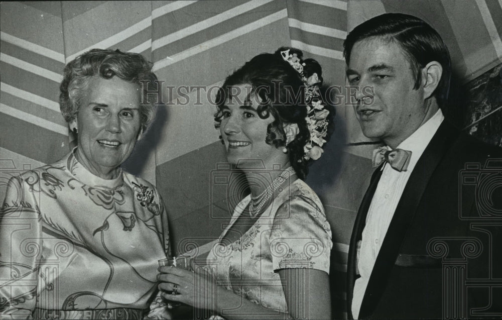 1971, Mr. and Mrs. Edward Weeks with Mrs. Preston Haskell, Alabama - Historic Images