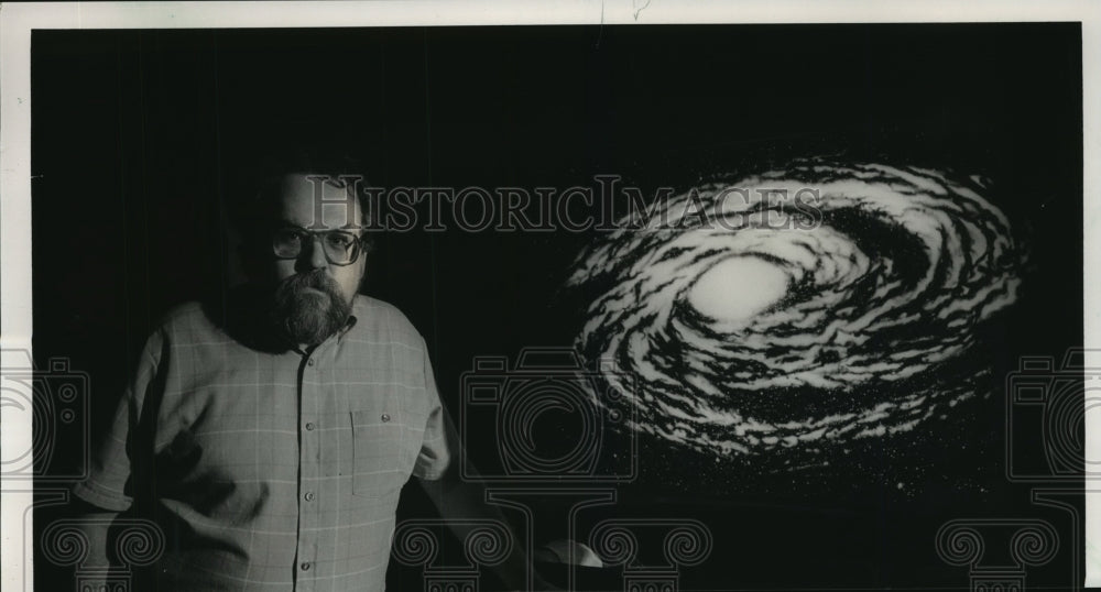 1985 Birmingham, Alabama Astronomer Thomas Wdowiak - Historic Images