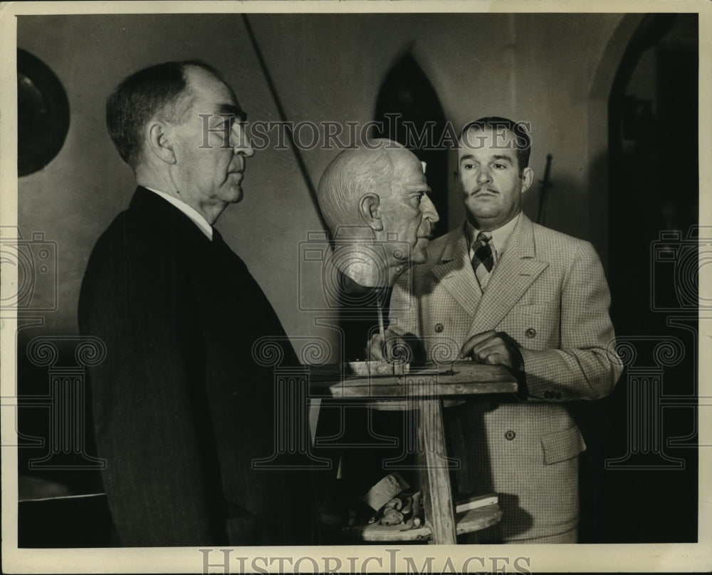 1939 Press Photo Congressman William B. Baankhead Poses for Sculptor - abna20463 - Historic Images