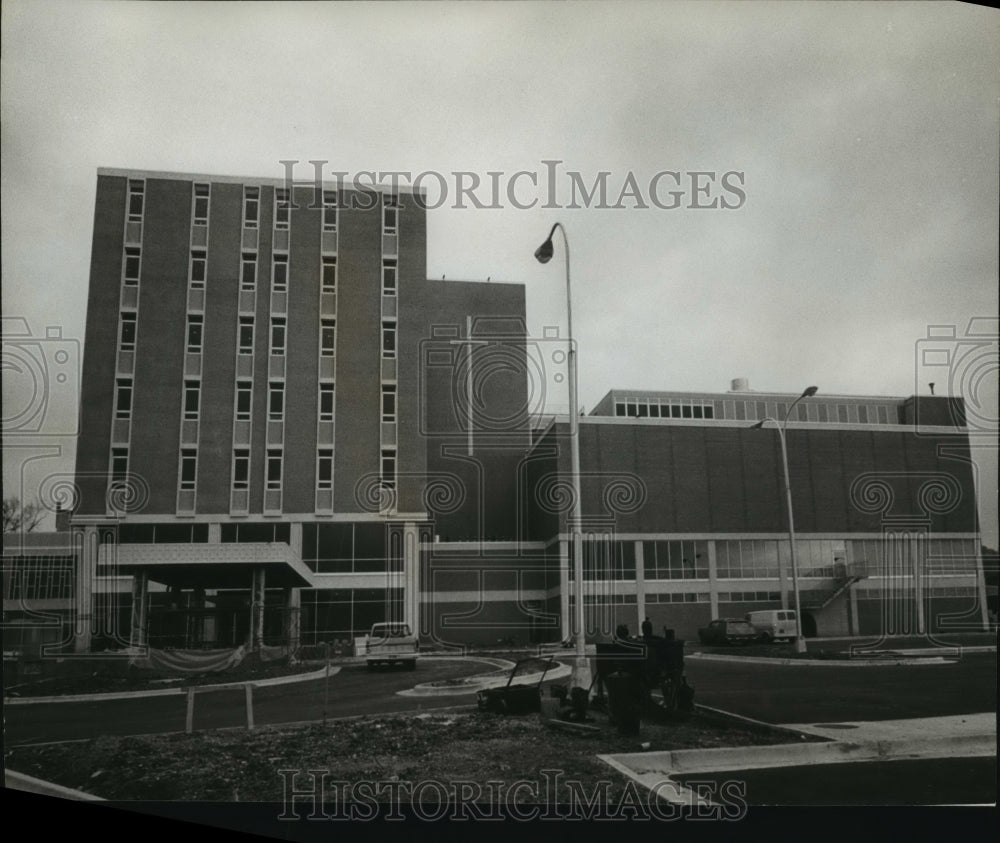 1971, Birmingham, Alabama, St. Vincent's Hospital - abna20476 - Historic Images