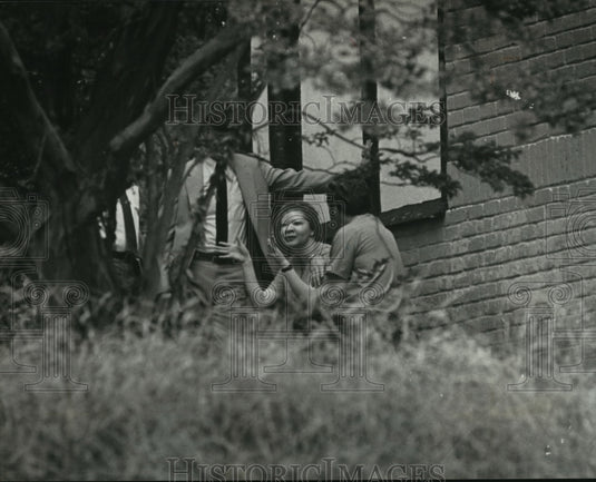 1982, Hostage Carolyn Johnson escaped, Jefferson Women's Center, AL - Historic Images