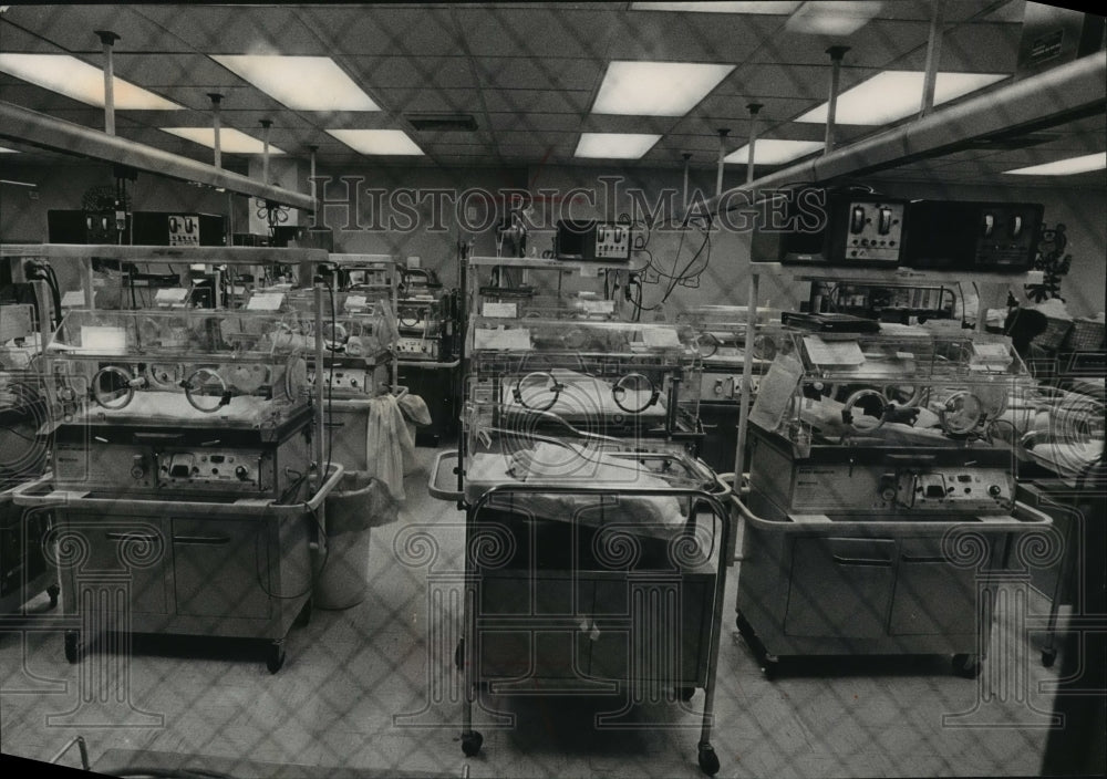 1983, Intensive Care Nursery, Cooper Green Hospital, Birmingham, AL - Historic Images