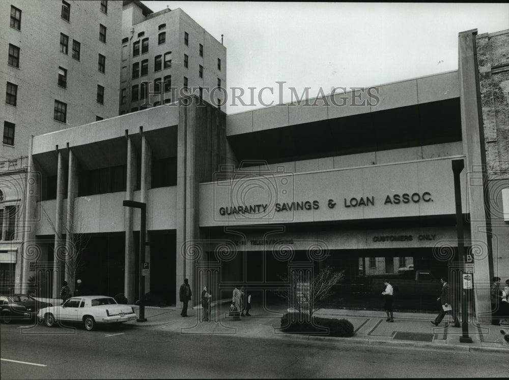 1982, Birmingham, Alabama Bank: Guaranty Savings and Loan Association - Historic Images