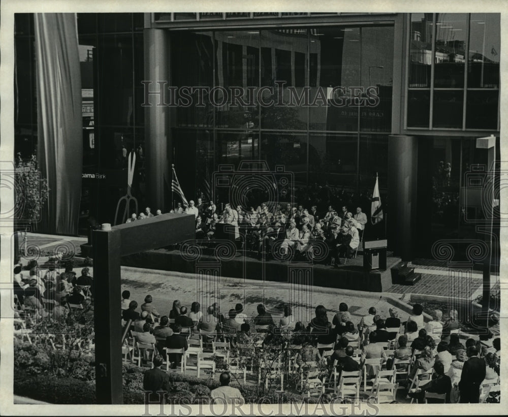 1976, First Alabama Bank Holds Opening Day Ceremony in Birmingham - Historic Images