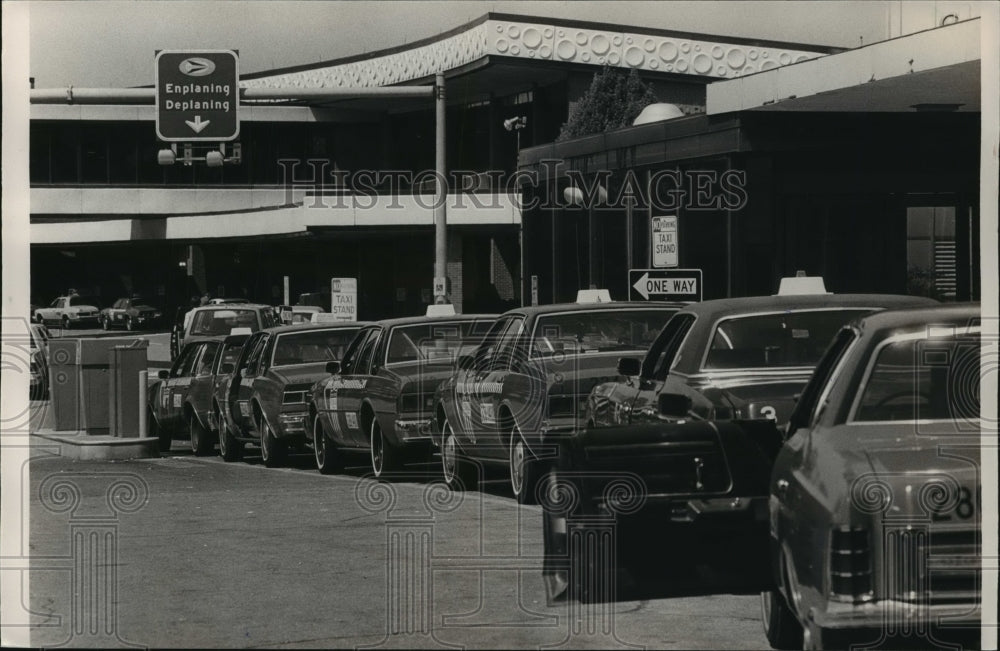 1985 Taxis at the Birmingham, Alabama Municipal Airport - Historic Images