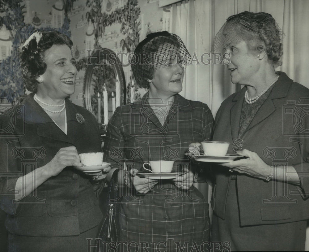 1960 Press Photo Mrs. Thomas Benners, Mrs. William Lathrop, Mrs. William Rogers - Historic Images