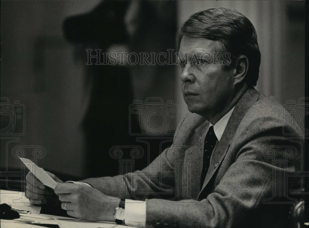 1983 Politician Jim Bennett after his Speech - Historic Images