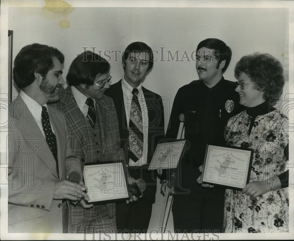 1977 Birmingham, Alabama Policeman Terry Bell and IRS Agents, Others - Historic Images