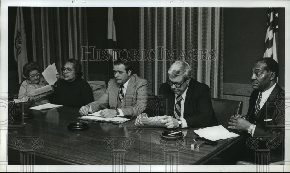 1982, Park Board Members Nina Miglionico, Eleanor Smith, Others - Historic Images