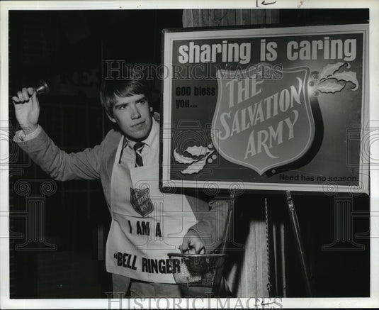 1981 Bell ringing Dean Burgess has his hand out for Salvation Army - Historic Images