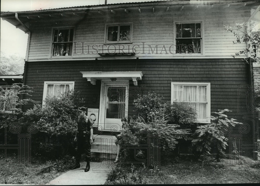 1982, Birmingham/Jefferson County Women&#39;s Center, Hostage Scene - Historic Images