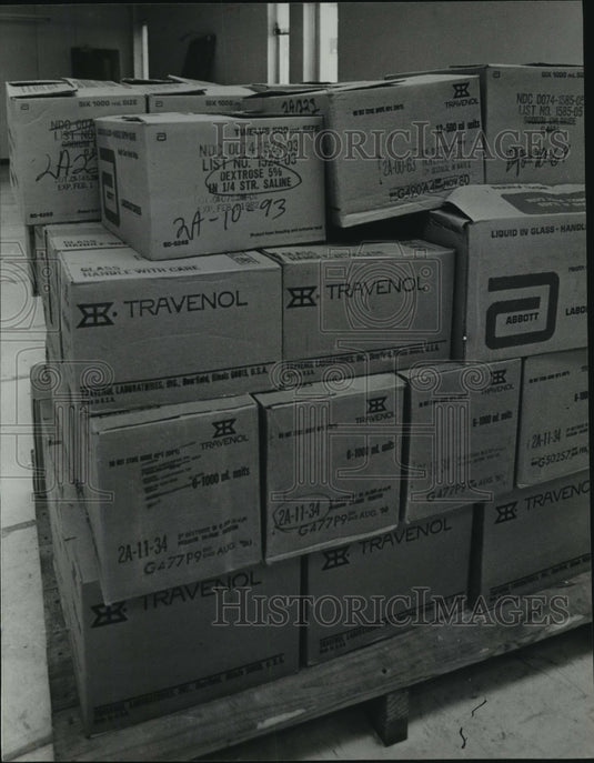 1980 Press Photo $50,000 worth of Intravenous Fluid disposed of for Faulty Piece - Historic Images