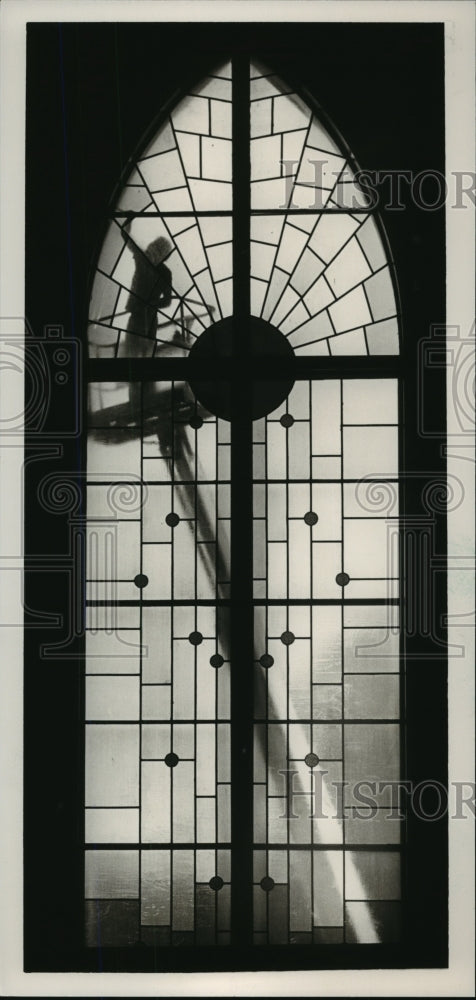 1986, Thirgood Memorial Church - Jonathan Freeman and Stained Glass - Historic Images