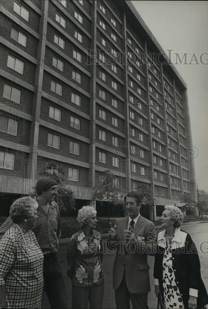 1982, Group outside Princeton Towers II in Birmingham, Alabama - Historic Images