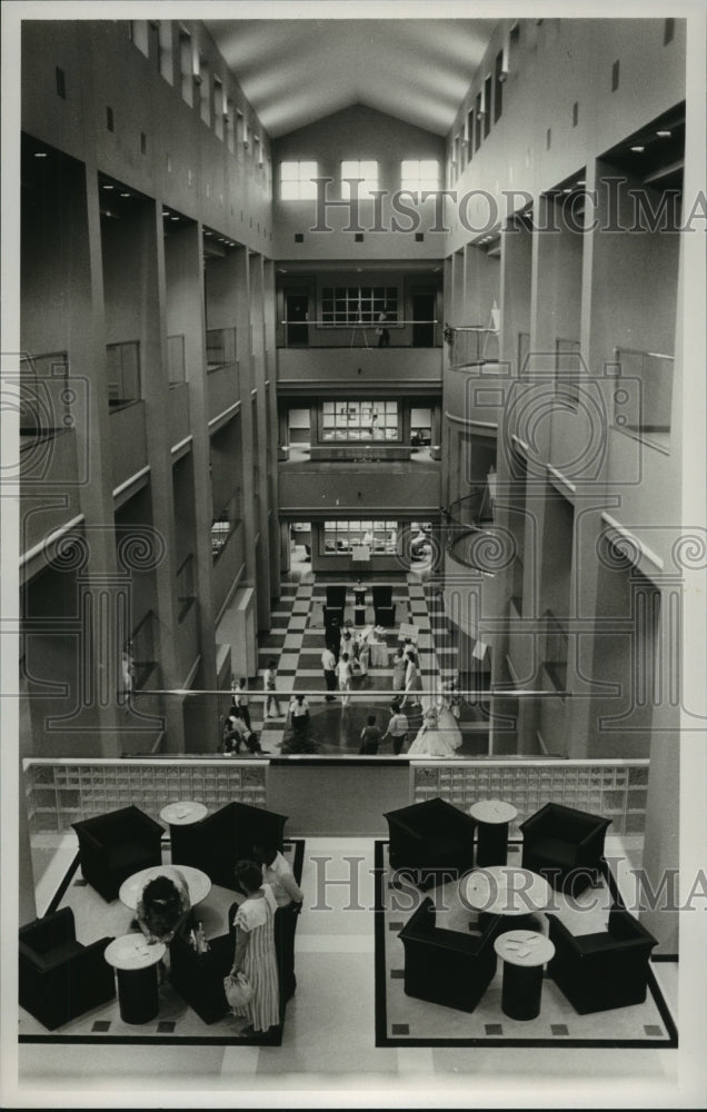 1988 Central Bank Administration headquarters, Birmingham, Alabama - Historic Images
