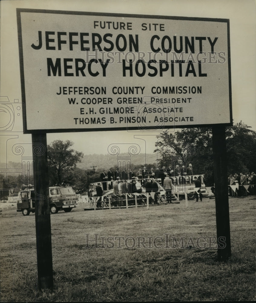1968 Press Photo Groundbreaking Ceremony on Mercy Hospital Future Site, Alabama - Historic Images