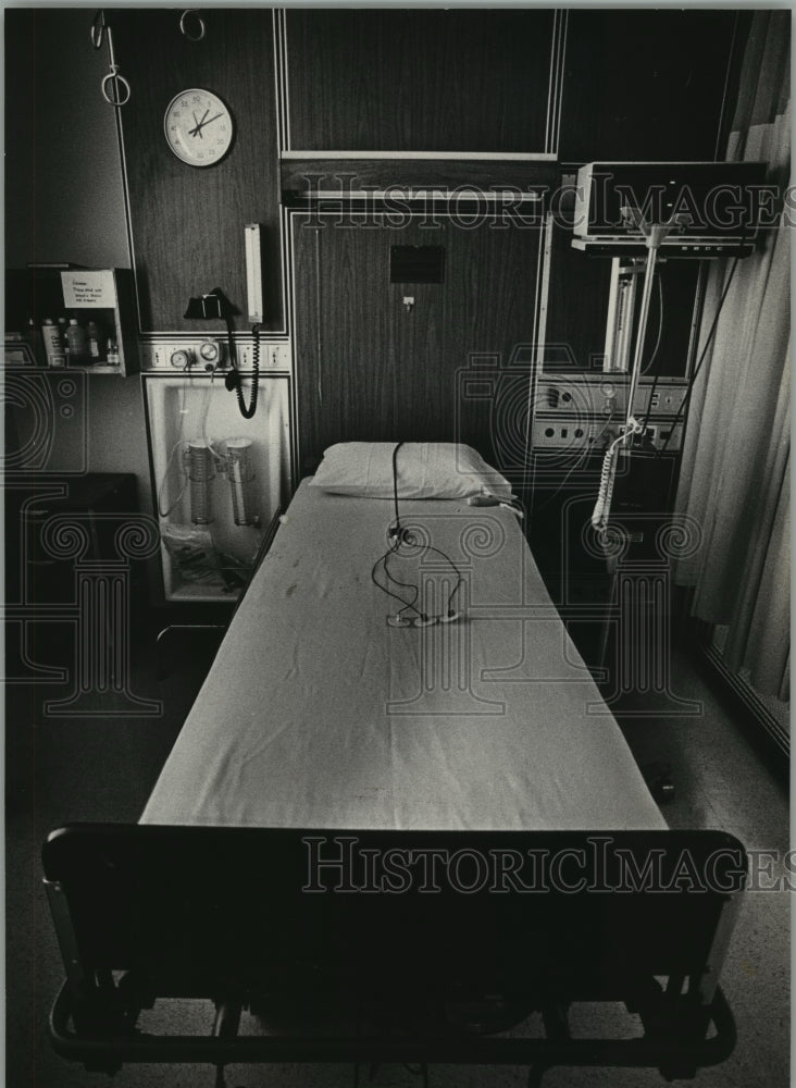 1983, Intensive Care Unit, Cooper Green Hospital, Birmingham, Alabama - Historic Images