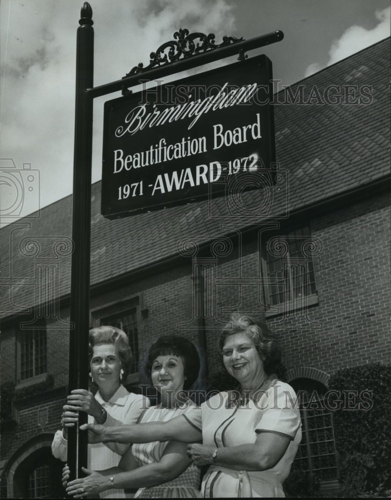 1973, Mrs. Smith, DeLorme & Beaumont of Birmingham Beautification - Historic Images