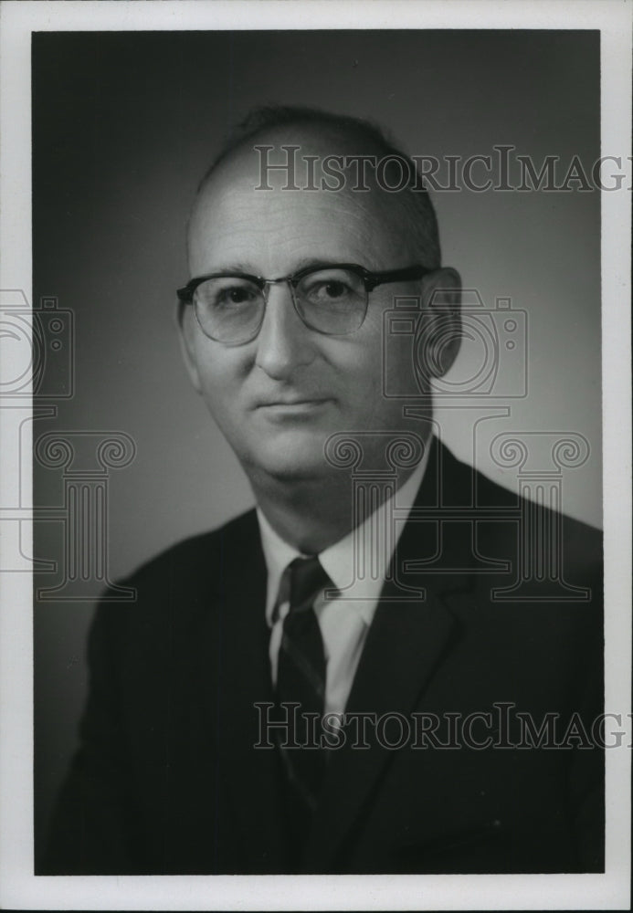 1968 Press Photo Ernest F. Beverly, First National Bank of Birmingham Executive - Historic Images