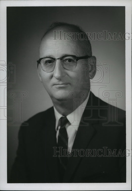 1968 Press Photo Ernest F. Beverly, First National Bank of Birmingham Executive - Historic Images
