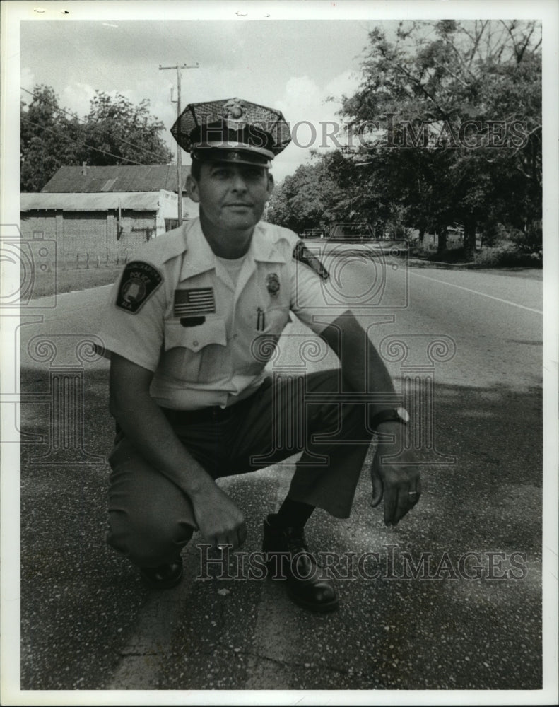 1979 Police Chief George Bunn in Loachapoka - Historic Images