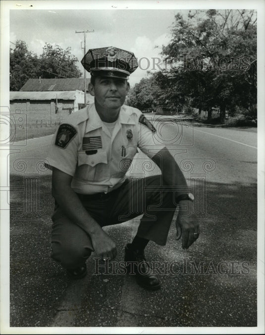 1979 Police Chief George Bunn in Loachapoka - Historic Images