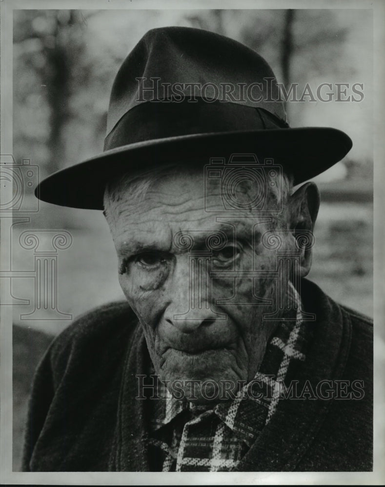 1979, Joseph E. (Papa) Bunn, 100 years old, Bessemer, Alabama - Historic Images