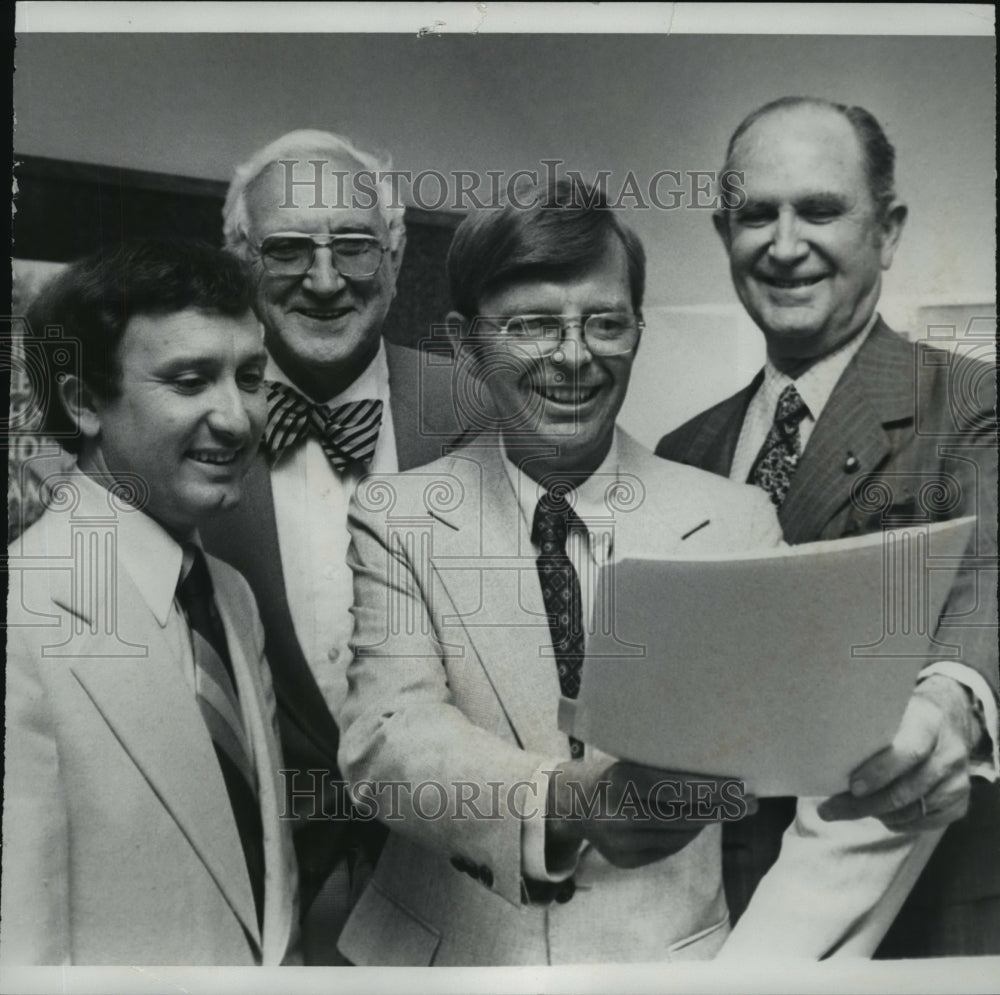 1978 Roast raises funds for Bill Battle, Jr. Coliseum, Alabama - Historic Images