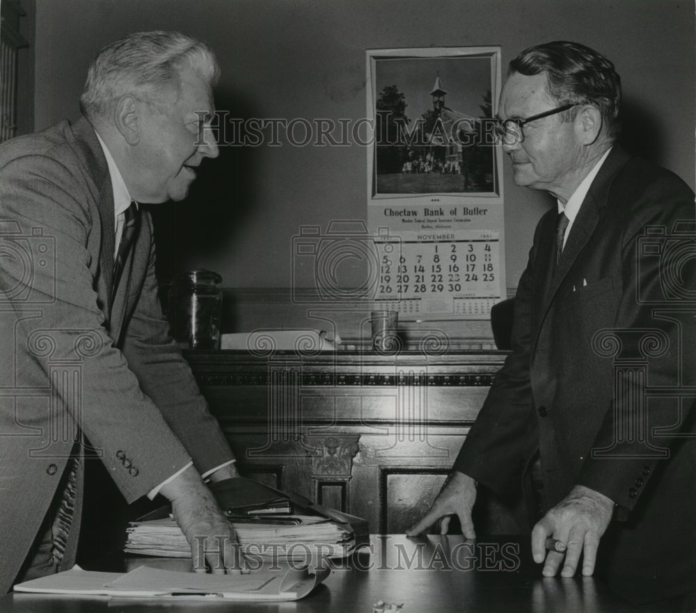 1961 Press Photo Attorneys Roderick Beddow, D.R. Coley - abna21521 - Historic Images