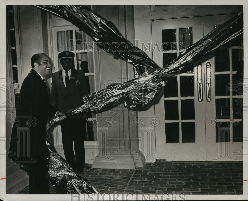 1986 Mayor Richard Arrington Opens Tutwiler Hotel, Birmingham, AL - Historic Images