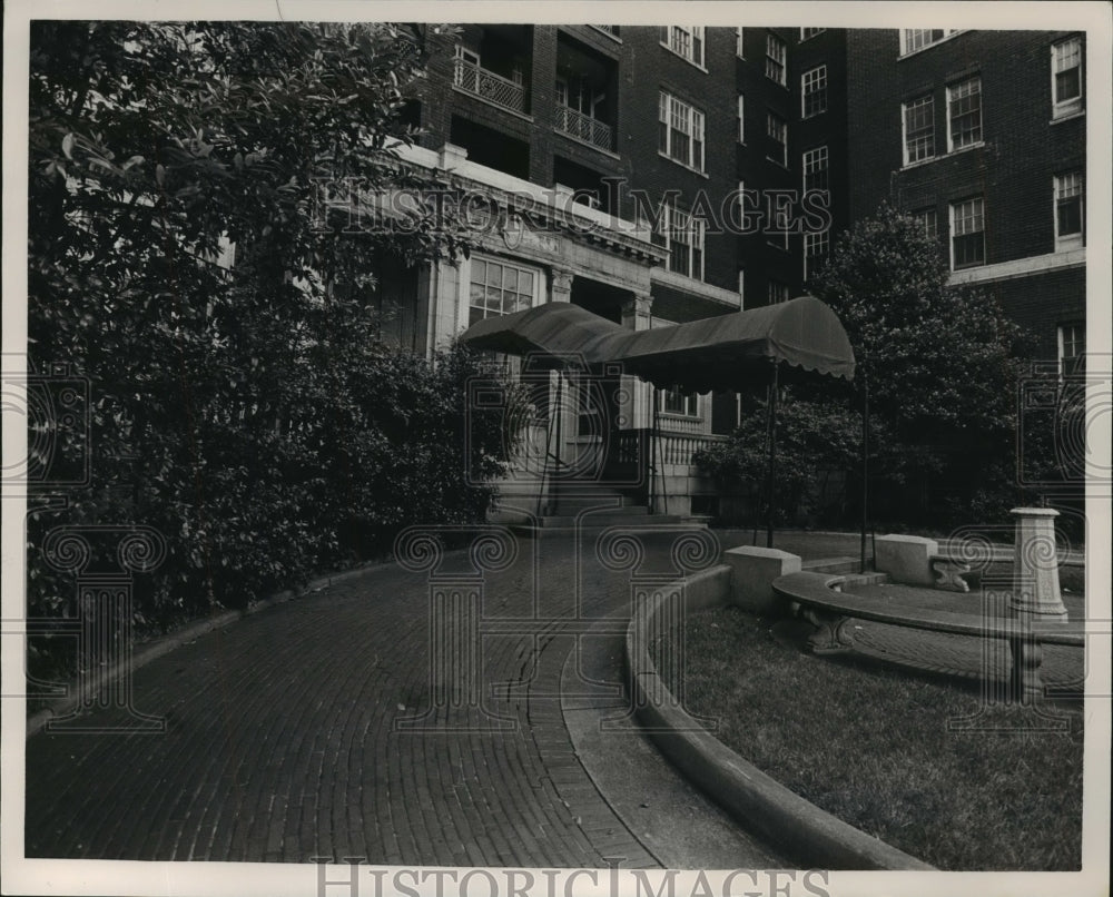 1985 Hotel Tutweiler-Formerly Ridgely Apartments-Birmingham, Alabama - Historic Images