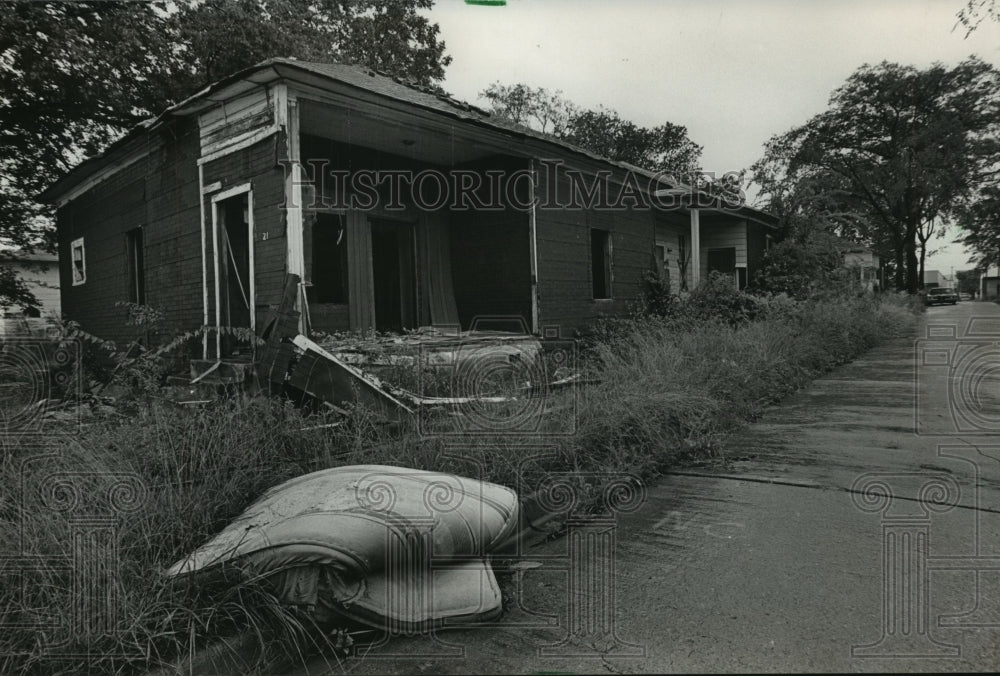 1984, Home in Avondale Mills Village, Birmingham, Alabama - abna21560 - Historic Images