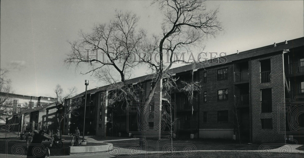 1983 View of Metropolitan Gardens Housing, Birmingham, Alabama - Historic Images