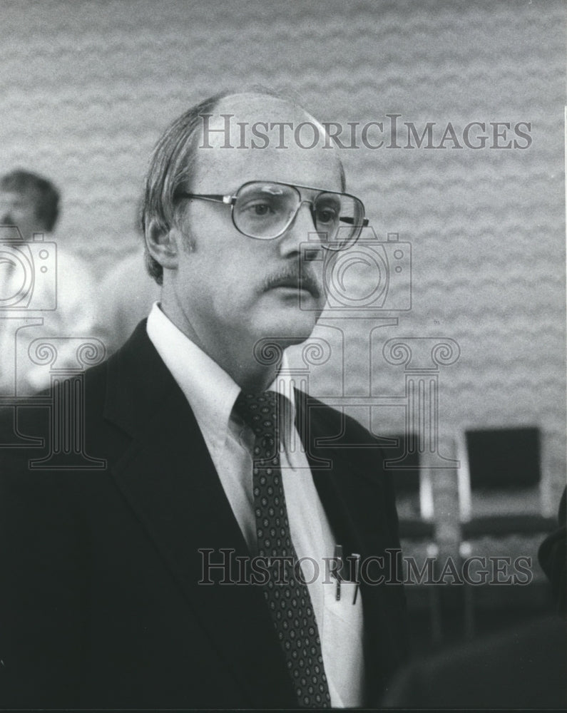 1980 Doctor Gordon Bond, Auburn University - Historic Images