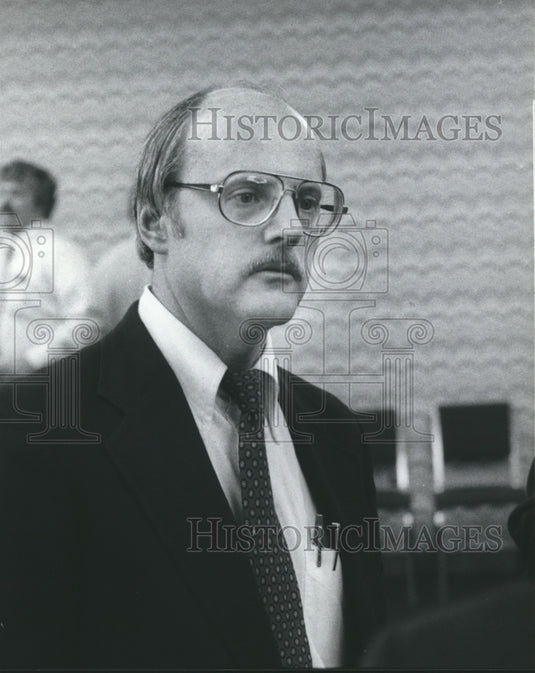 1980 Doctor Gordon Bond, Auburn University - Historic Images