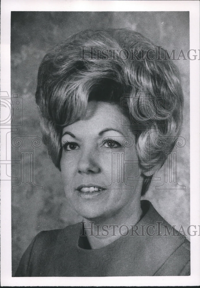 1975 Aline Blackburn, Huffman Branch, Bank of the Southeast Manager - Historic Images