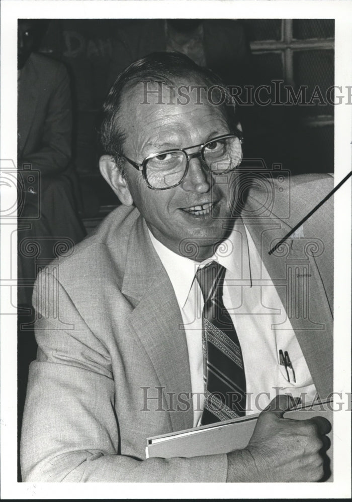 1984, Joe Broadwater, Speaks to Young Men Business Club, Alabama - Historic Images