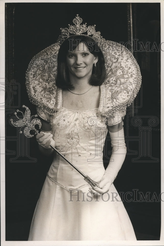 1990, Lella Bromberg, Queen of Beaux Arts Ball - abna21960 - Historic Images