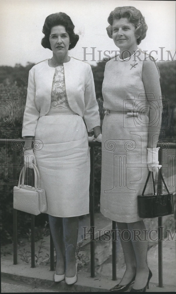 1965, Mrs. Robert Welch Hill and Mrs. Dixon Brooke, Alabama - Historic Images