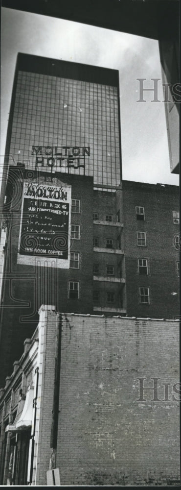 1980 Press Photo Sign on side of Molton Hotel in Birmingham, Alabama - abna21987 - Historic Images