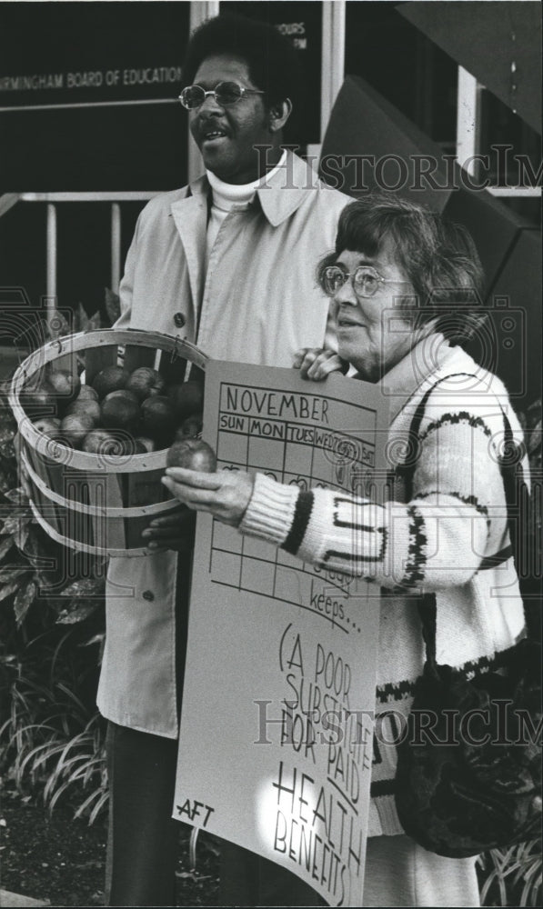 1979, Alabama Federation of Teachers Give Apples and Talk to Public - Historic Images